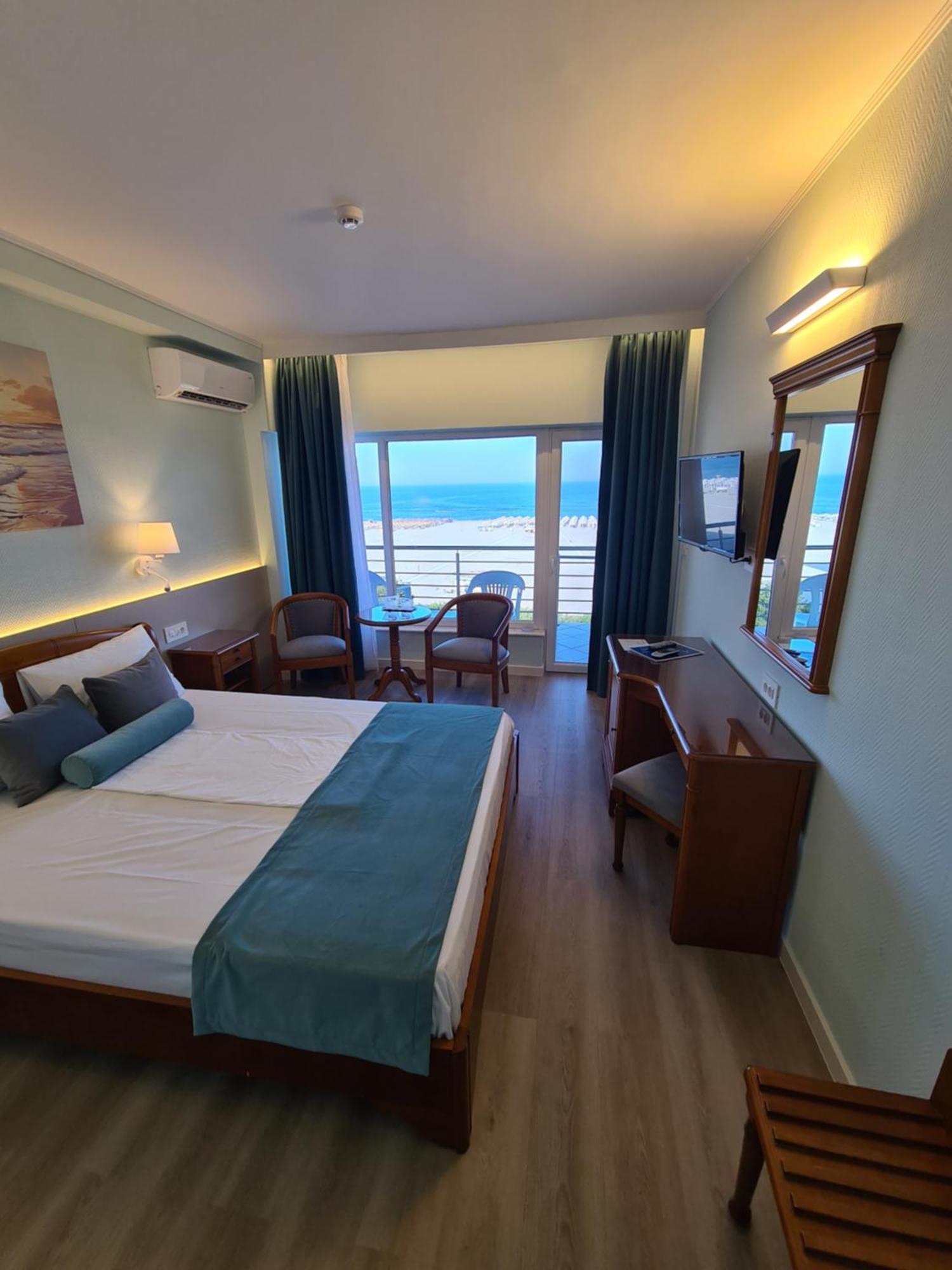 Hotel Comandor Мамая Екстериор снимка
