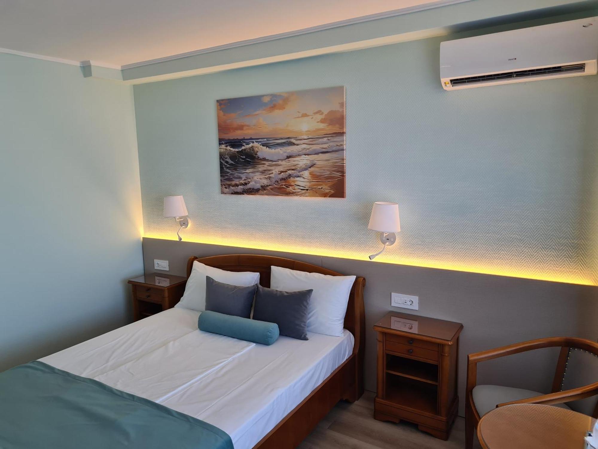 Hotel Comandor Мамая Екстериор снимка