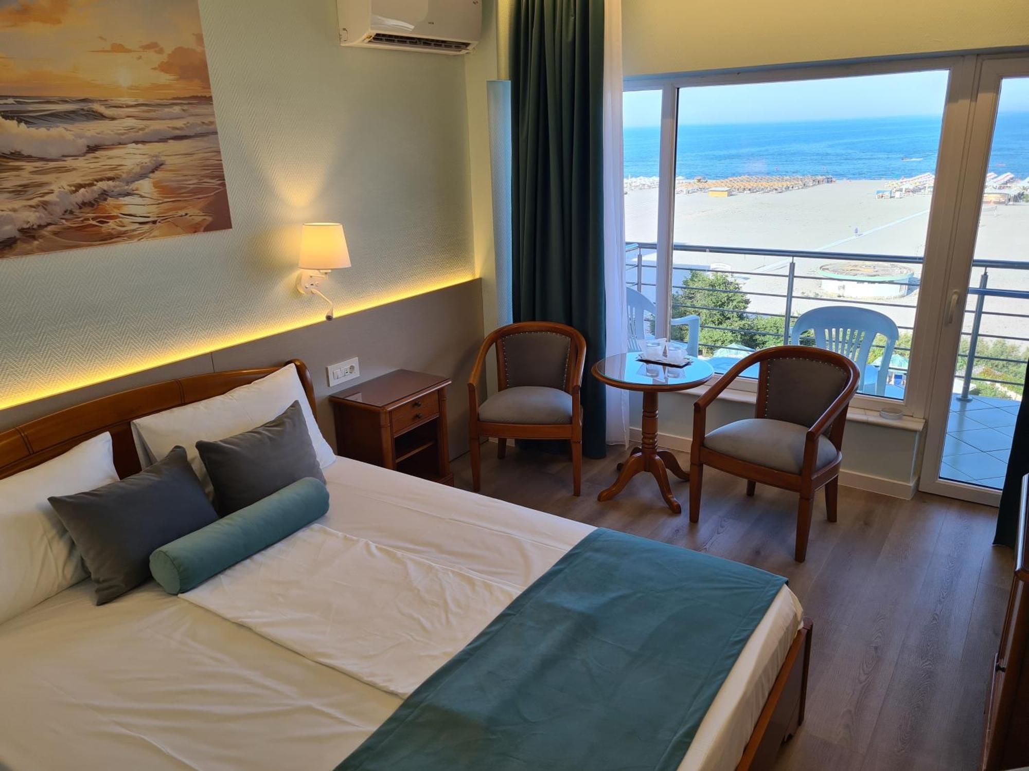 Hotel Comandor Мамая Екстериор снимка