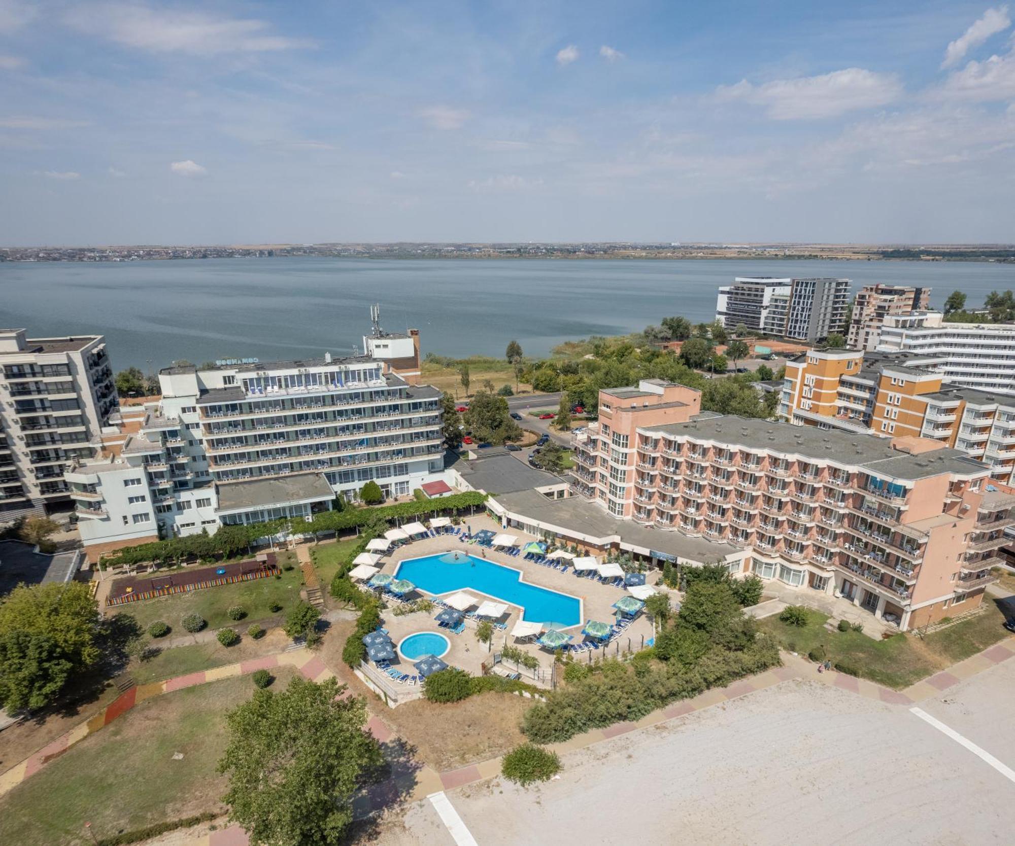 Hotel Comandor Мамая Екстериор снимка