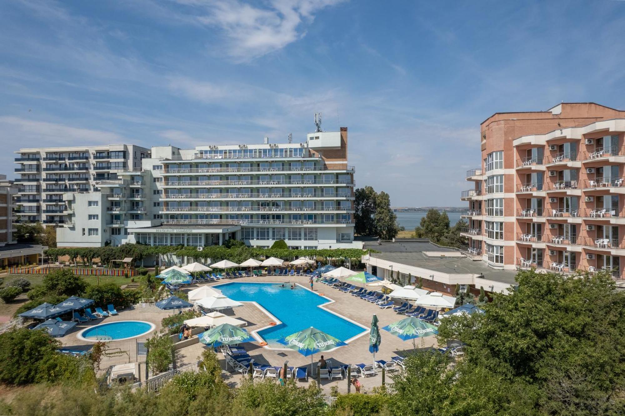 Hotel Comandor Мамая Екстериор снимка