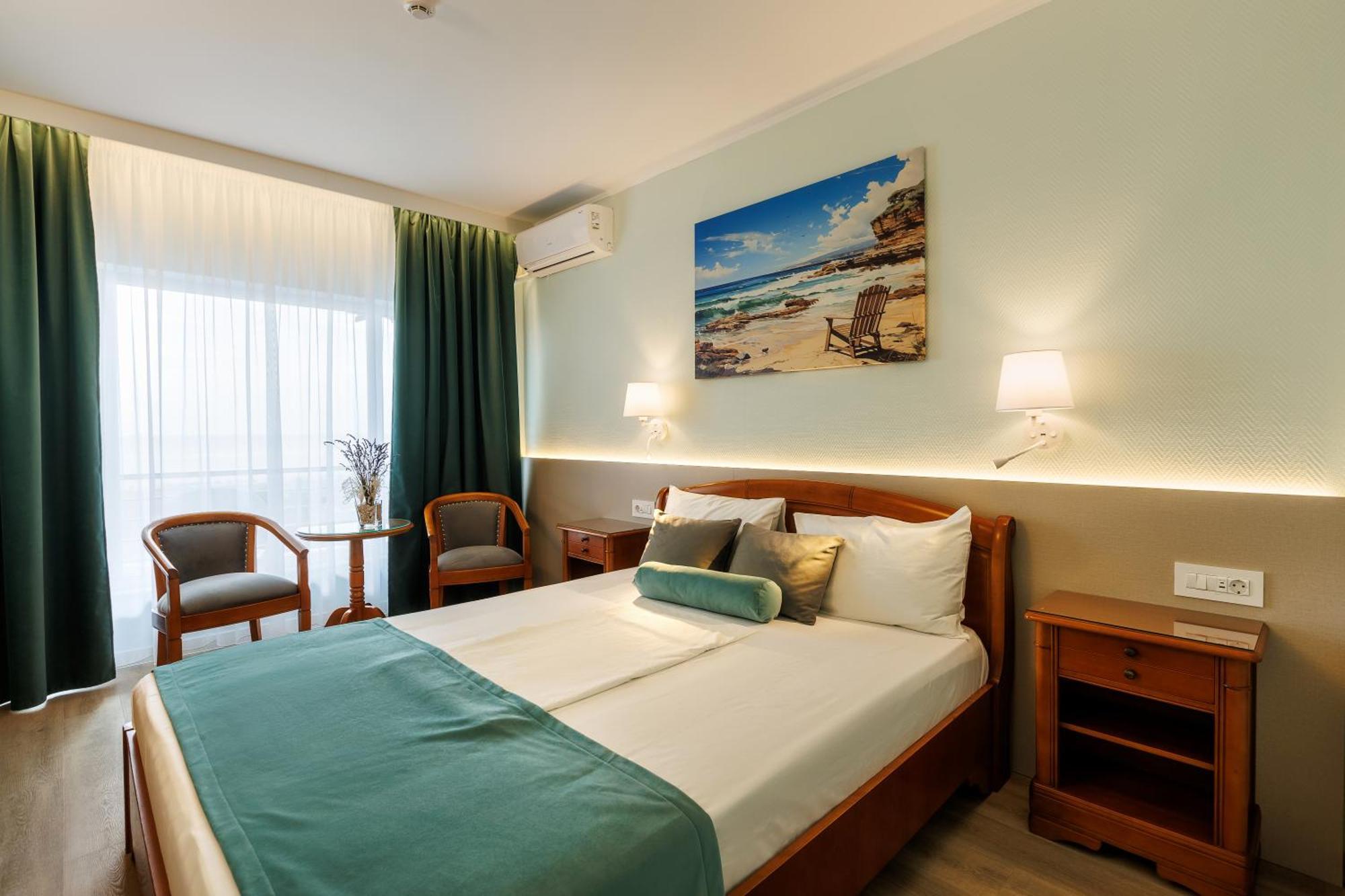 Hotel Comandor Мамая Екстериор снимка