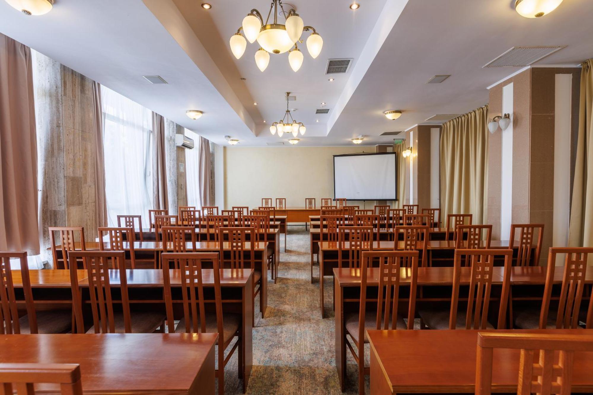 Hotel Comandor Мамая Екстериор снимка