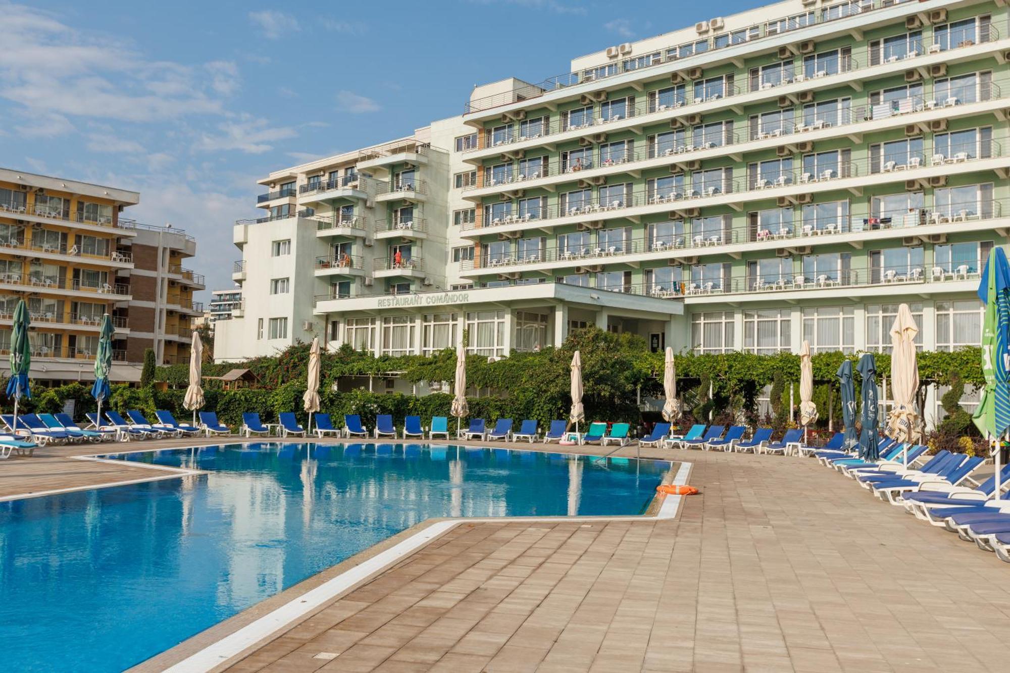 Hotel Comandor Мамая Екстериор снимка