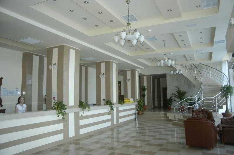 Hotel Comandor Мамая Екстериор снимка