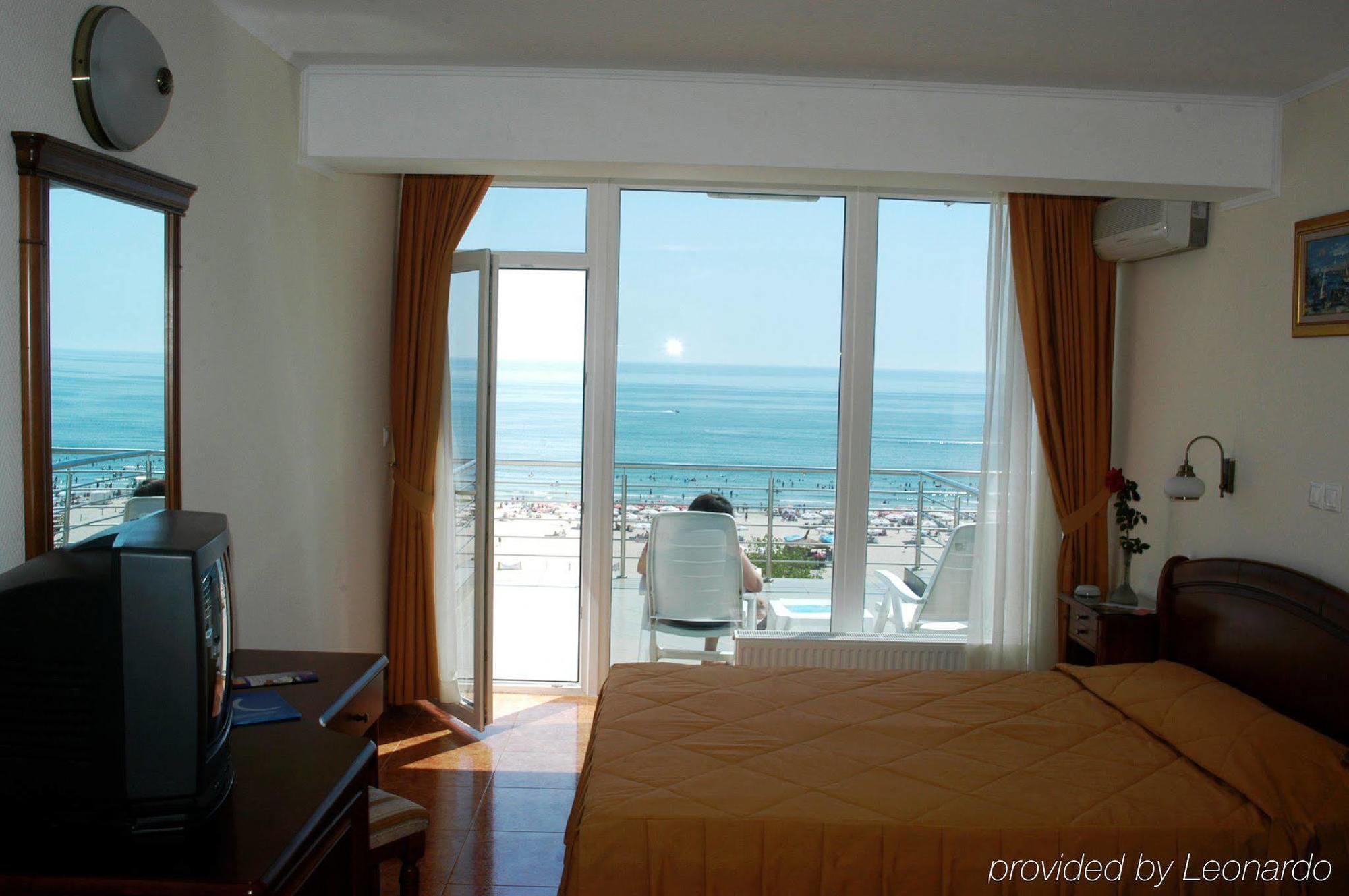 Hotel Comandor Мамая Екстериор снимка